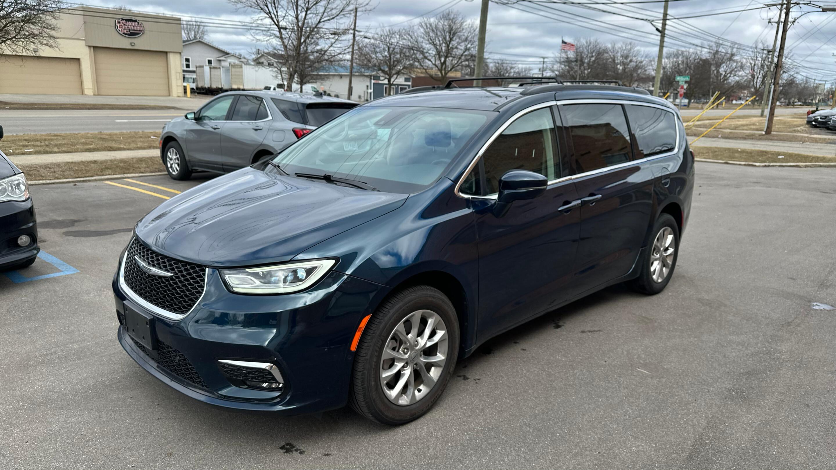 Chrysler Pacifica 2022 in Livonia, MI