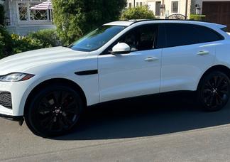 Jaguar F-Pace car