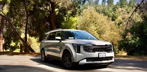 Kia Carnival Hybrid 2026