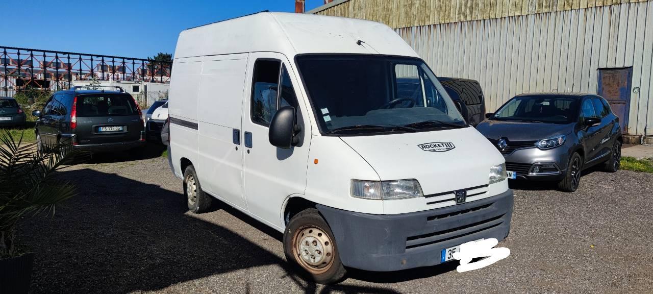 Peugeot BOXER 2015 à Metz