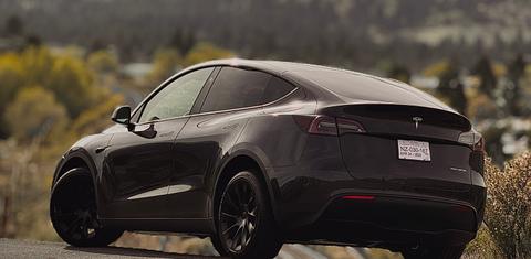 Tesla Model Y 2025