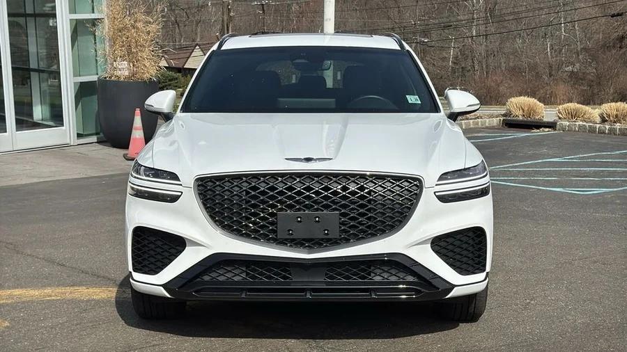 Genesis GV70 2025 in 