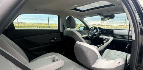 Hyundai Elantra Hybrid 2023