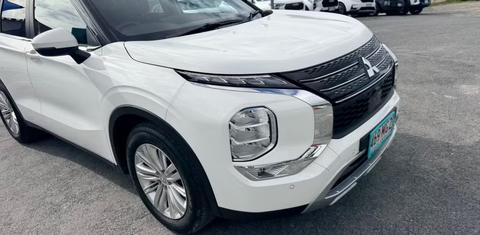 Mitsubishi OUTLANDER 2024