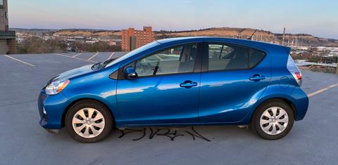 Toyota Prius c 2014