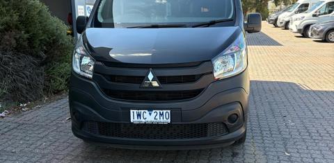 Mitsubishi EXPRESS 2022