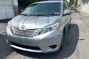 Toyota Sienna car