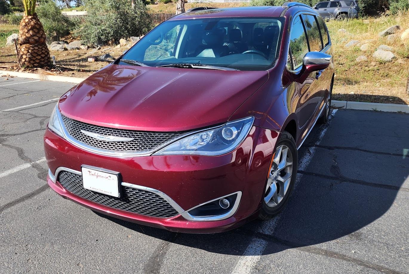 Chrysler Pacifica 2018 in Valley Center, CA