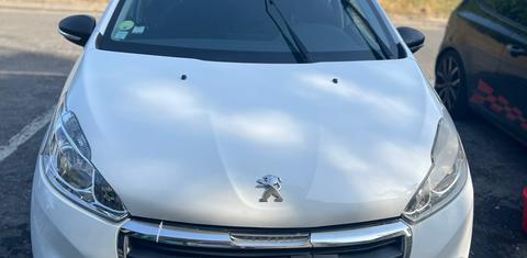 Peugeot 208 2015