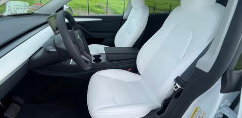 Tesla Model Y 2025