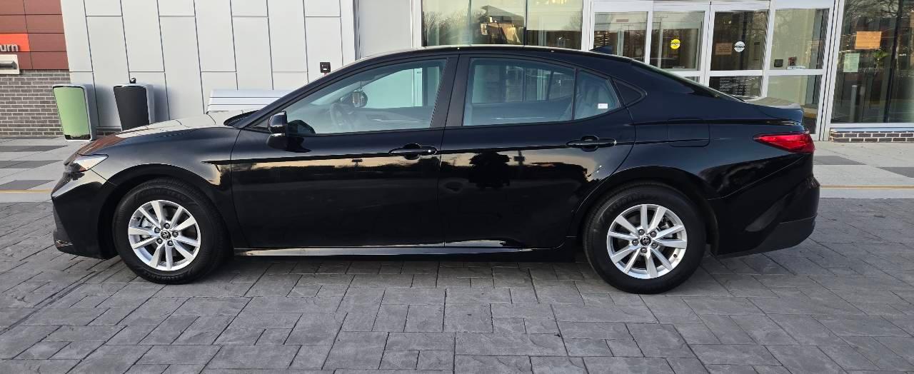 Toyota Camry Hybrid 2025 in 