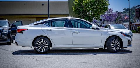 Nissan Altima 2024