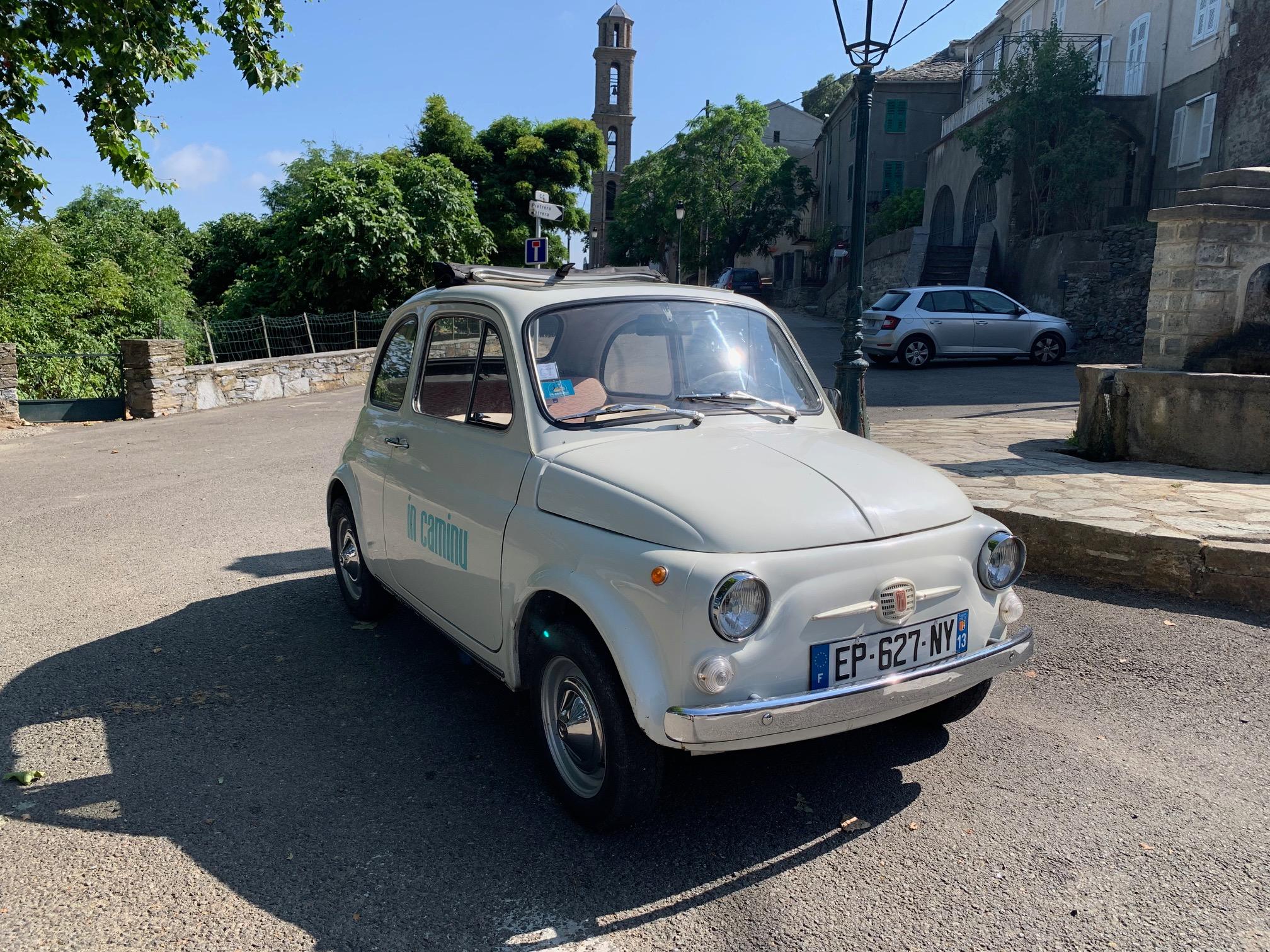FIAT 500 vintage 1968 à Aléria