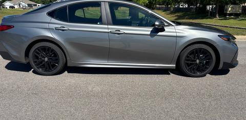 Toyota Camry Hybrid 2026