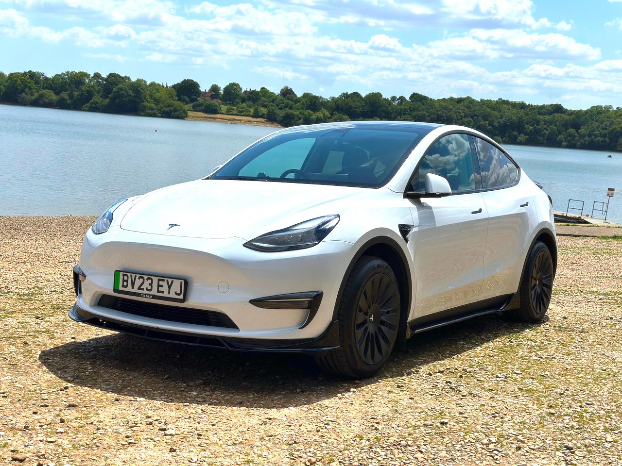 Tesla Model Y 2023 in Horton