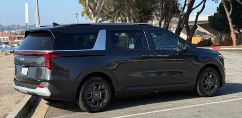 Kia Carnival Hybrid 2026