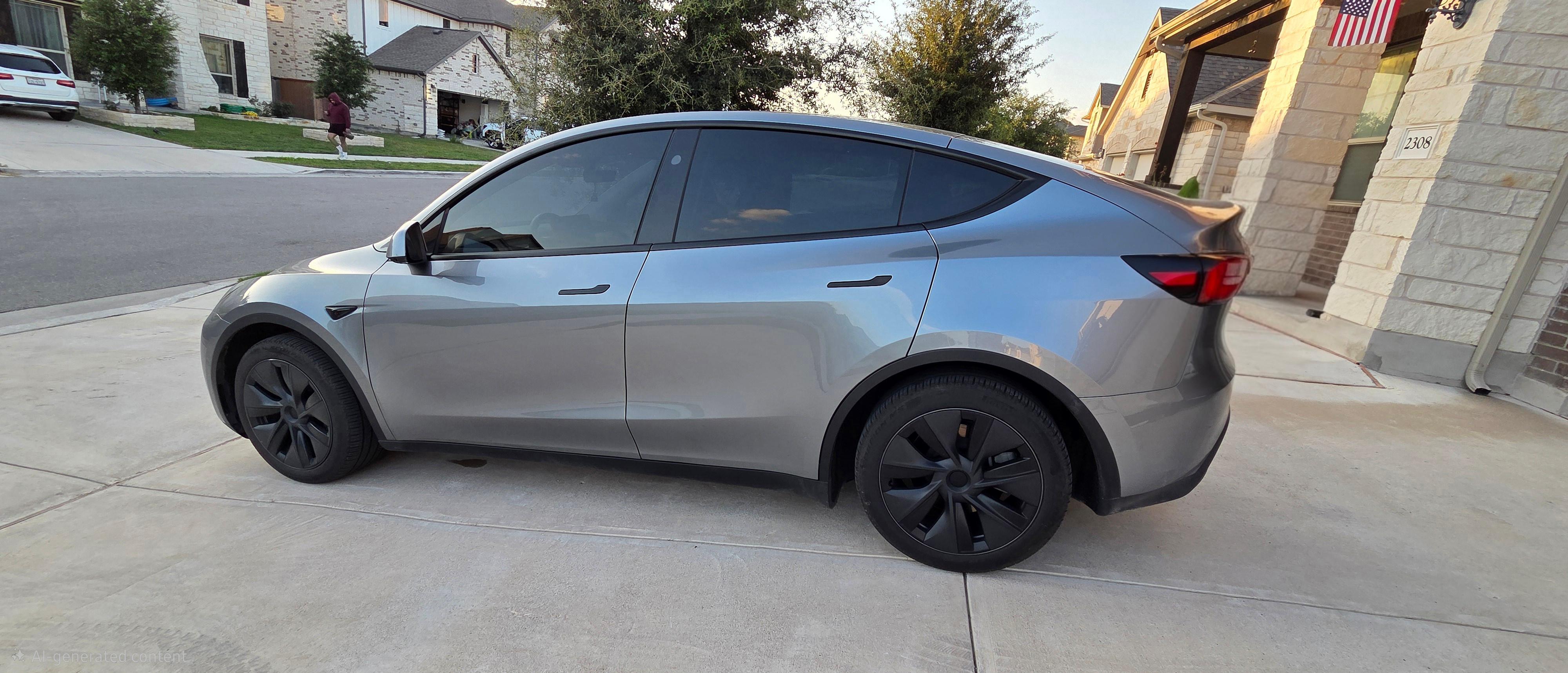 Tesla Model Y 2024 in Leander, TX
