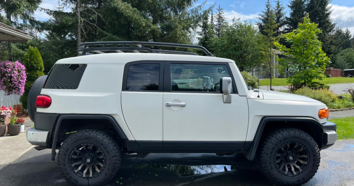Toyota FJ Cruiser 2010 rental in Juneau, AK by Svea H. Turo