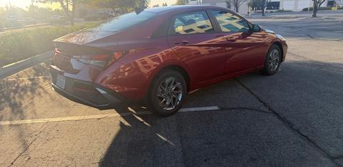 Hyundai Elantra 2024