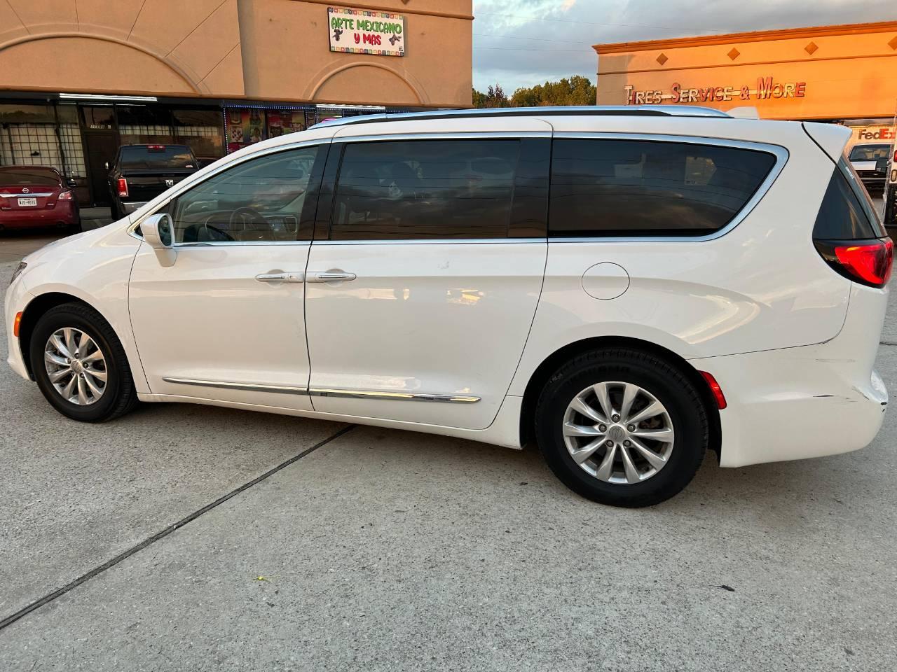 Chrysler Pacifica 2018 in New Castle, DE