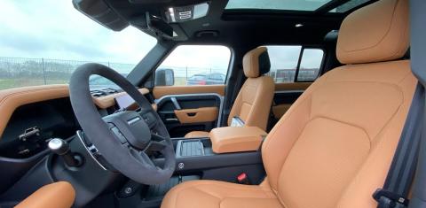 Land Rover Defender 2023