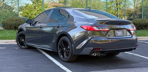 Toyota Camry Hybrid 2026