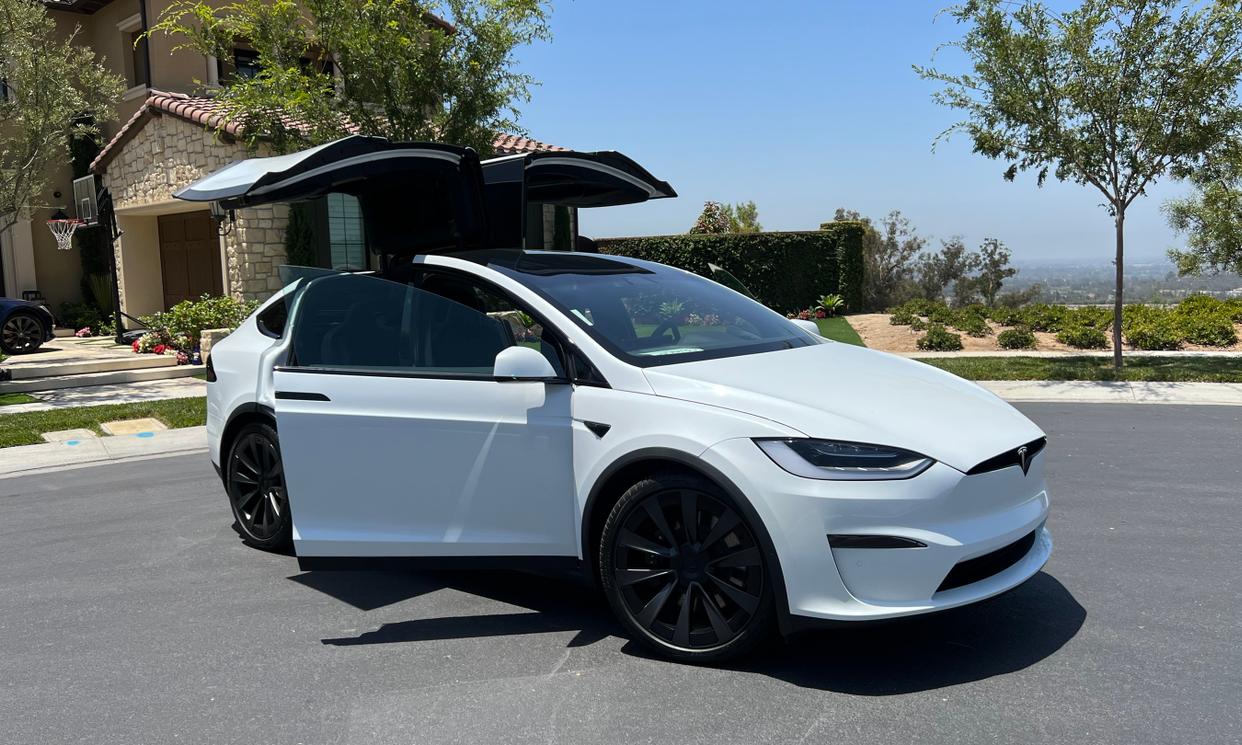 Tesla Model X 2022