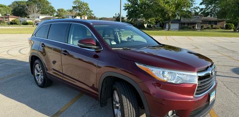 Toyota Highlander 2015 rental in Chicago, IL by Luxella R. | Turo