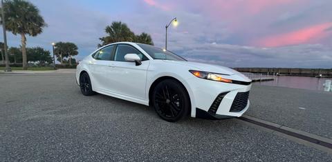 Toyota Camry Hybrid 2025