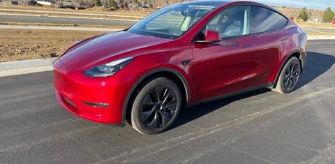 Tesla Model Y 2024