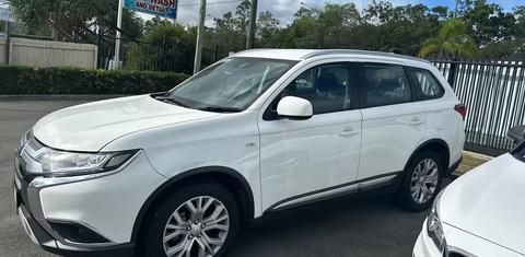 Mitsubishi OUTLANDER 2019