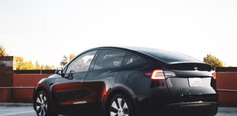 Tesla Model Y 2024