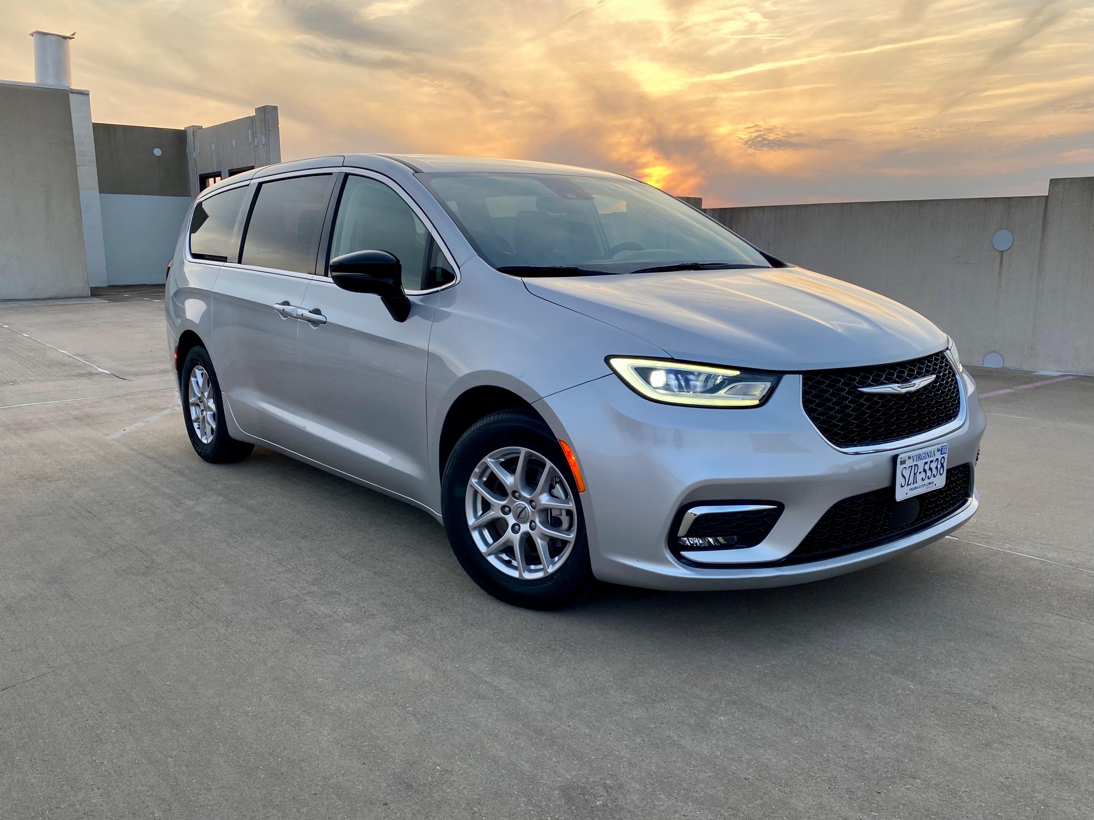 Chrysler Pacifica 2024 in Alexandria, VA