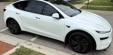 Tesla Model Y 2026