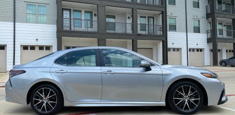 Toyota Camry Hybrid 2021