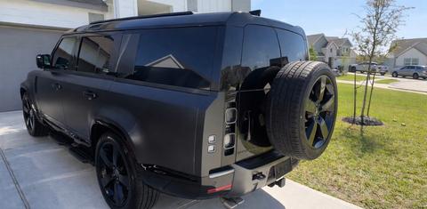 Land Rover Defender 2025