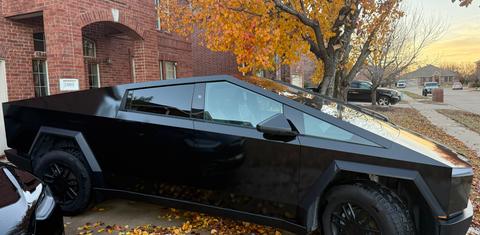 Tesla Cybertruck 2025