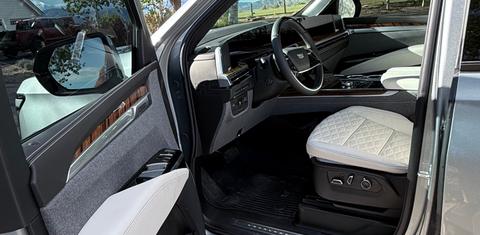 Cadillac Escalade ESV 2025