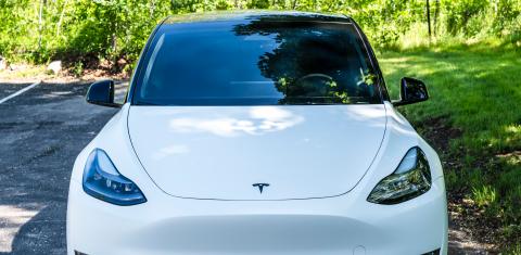 Tesla Model Y 2024