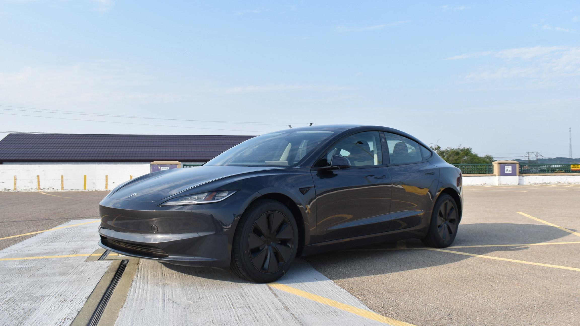 Tesla Model 3 2025 in Oakdale, MN