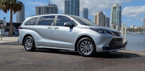Toyota Sienna 2025