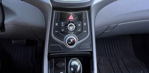 Hyundai Elantra 2015