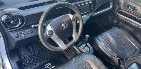 Toyota Prius c 2017