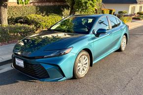 Toyota Camry Hybrid 2026 in Thousand Oaks