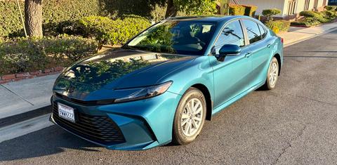 Toyota Camry Hybrid 2026