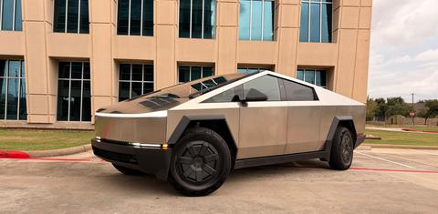 Tesla Cybertruck 2025