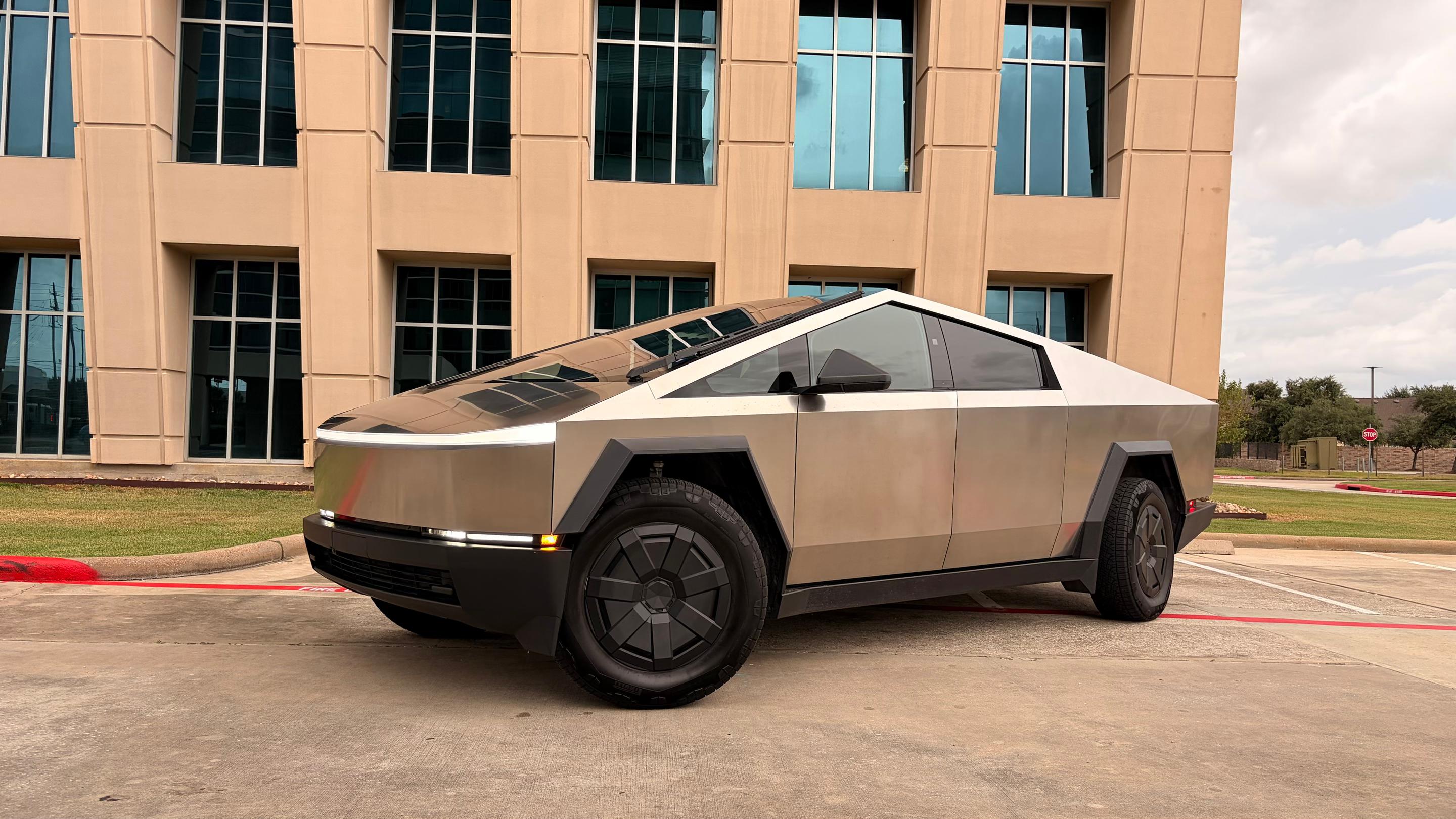 Tesla Cybertruck 2025 in Houston, TX