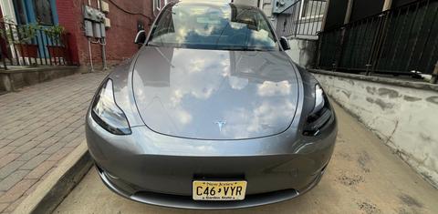 Tesla Model Y 2024