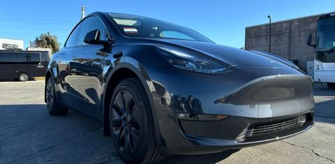 Tesla Model Y 2025