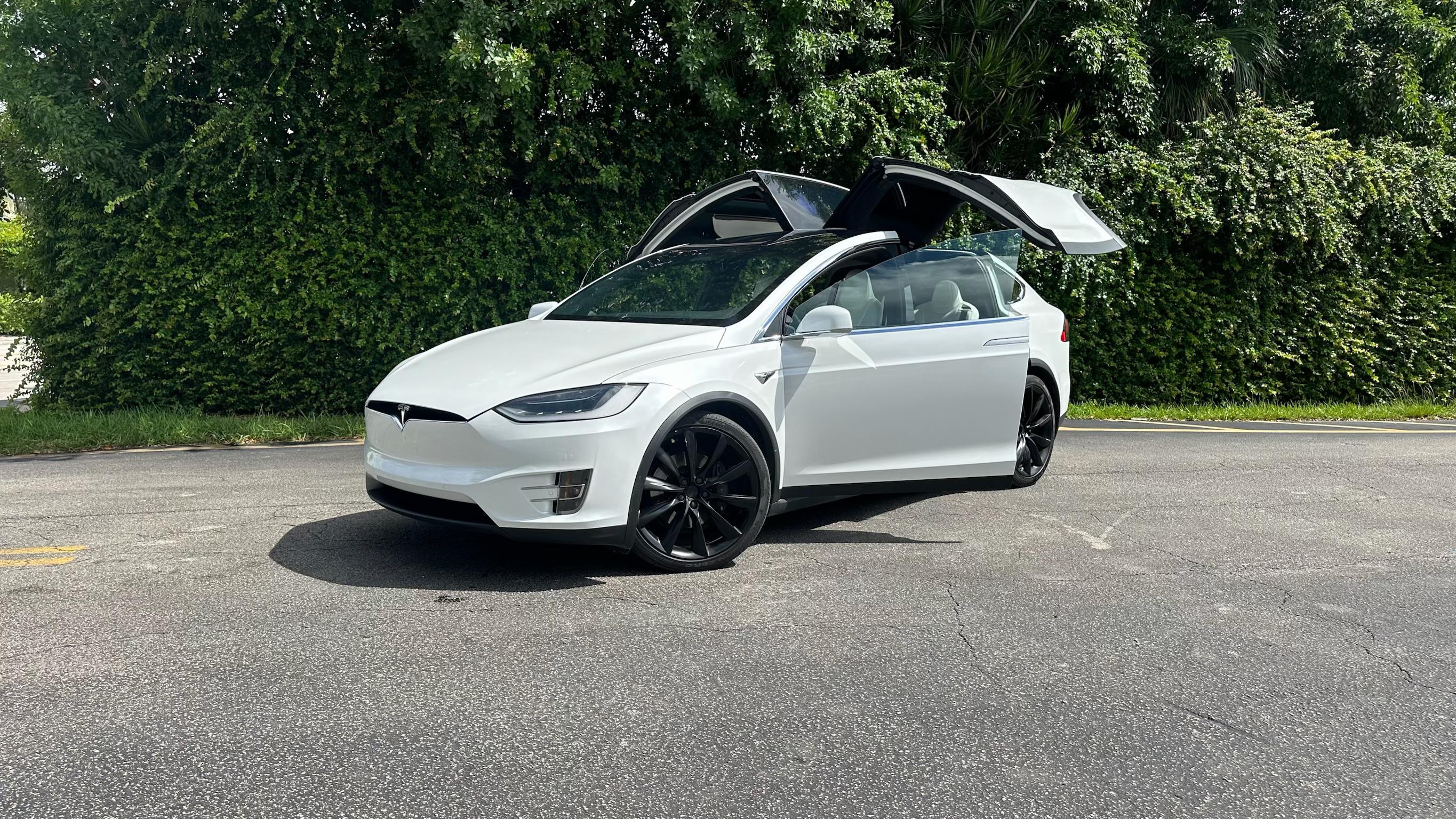 Tesla Model X 2017 in Dania Beach, FL